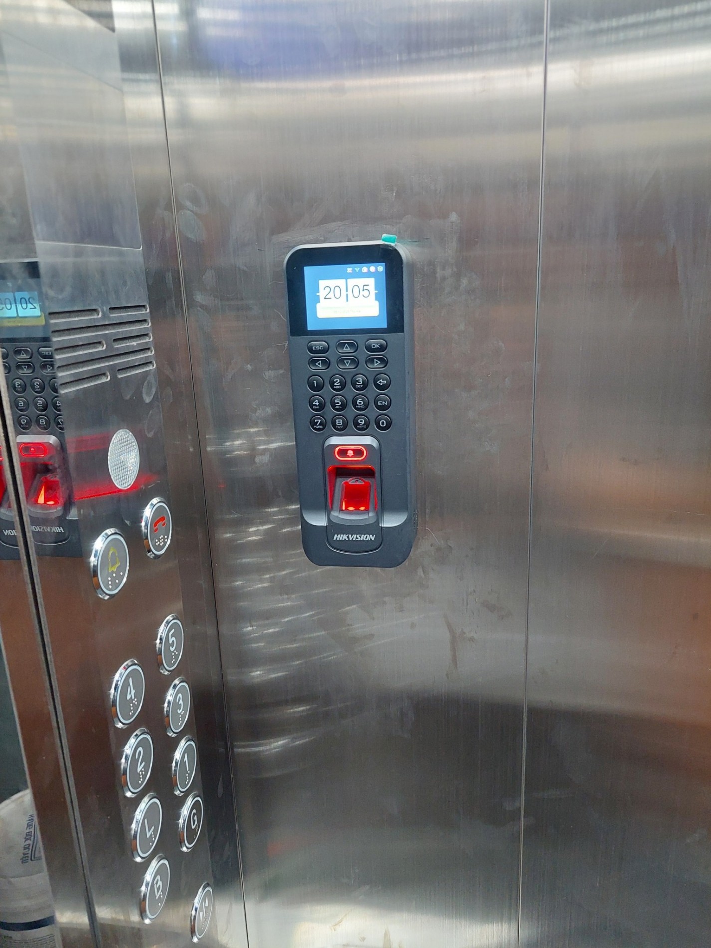 kiem-soat-thang-may-hikvision-da-nang